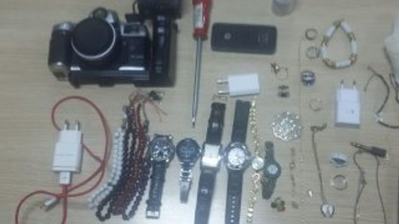 Kocaeli'de evlere giren hırsız yakalandı