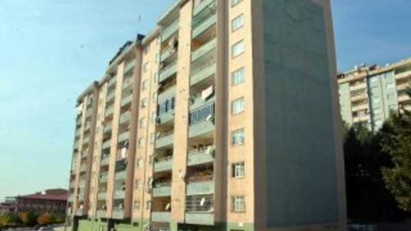 Kahramanmaraş'ta 10'uncu kattan atlayan kadın öldü