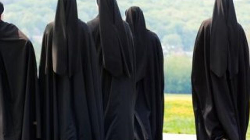 İtalya'da iki rahibe hamile kaldı