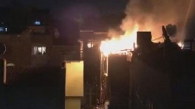 Fatih'te 6 katlı binada yangın