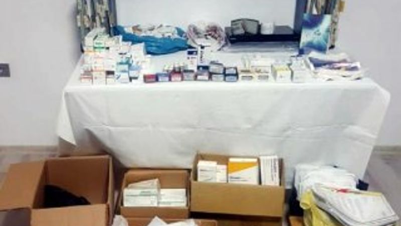 Gözaltına alınan doktorun muayenehanesinde FETÖ kitabı