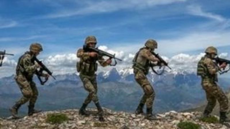 Ağrı'da 8 terörist öldürüldü