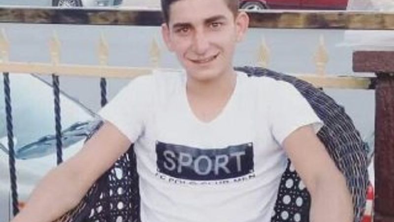 Mersin'de hafif ticari araçla çarpışan motosikletli öldü