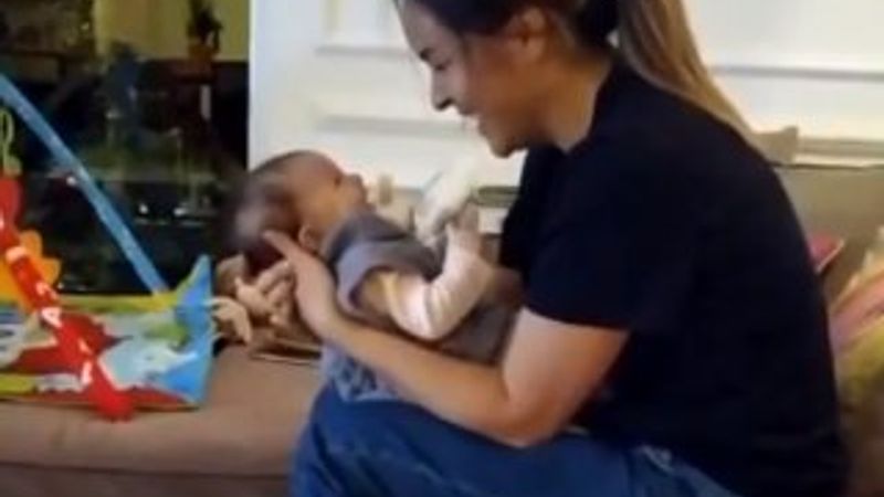 Bengü ile kızının sevimli halleri