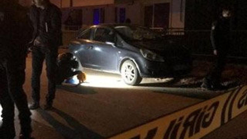 Motosikletiyle evine giderken silahla başından vuruldu