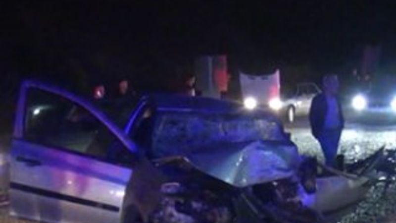 Bursa'da otomobil ile minibüs çarpıştı