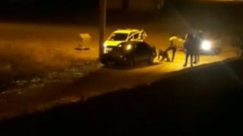 İki trafik polisi kaçan sürücüyü tekme tokat dövdü