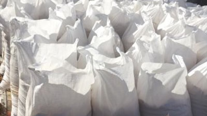 Burdur'da böcekli unları piyasaya sürerken yakalandılar