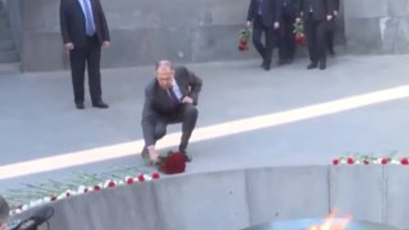 Sergey Lavrov Ermeni anıtında