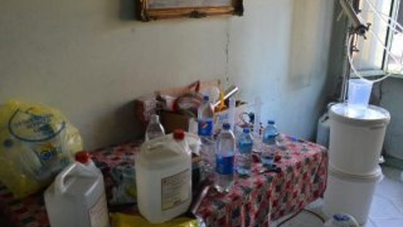 Adana'da süt sağma makineli sahte rakı üretimi