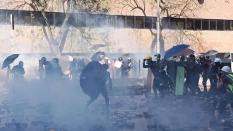 Hong Kong'da protestoların şiddeti artıyor