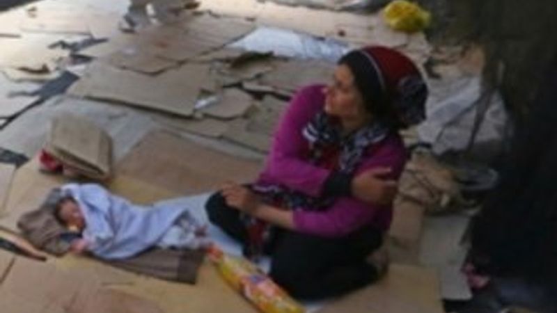 Göçmen bebek Moria kampında susuzluktan öldü