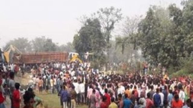 Traktör oyun oynayan çocukların üzerine devrildi: 6 ölü