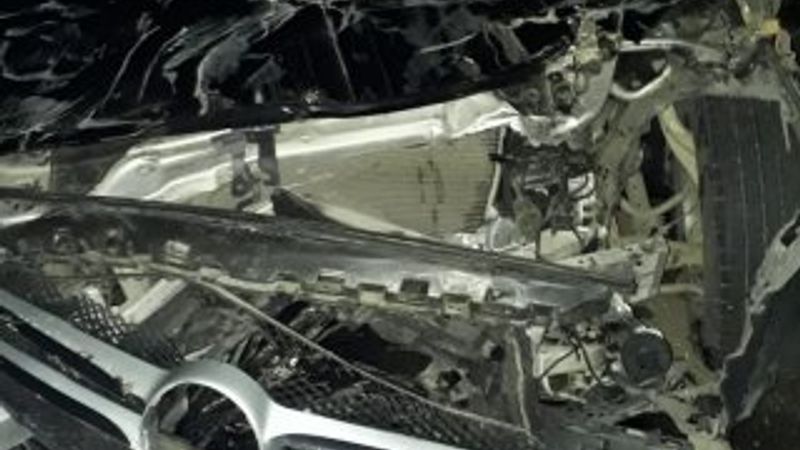 Kaza yapan kamyonet şoförü olay yerinden kaçtı