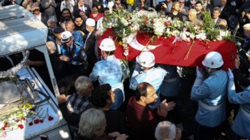 Yıldız Kenter'e veda