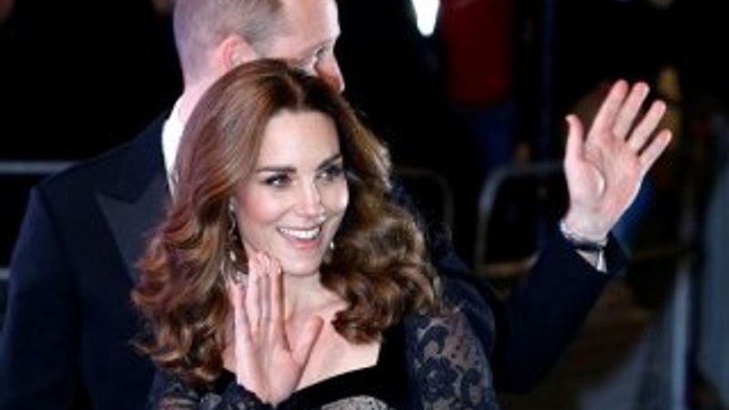 Kate Middleton'ın başı modacılarla dertte