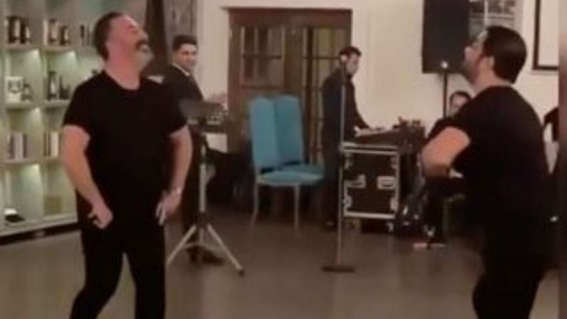 Cem Yılmaz’dan Azeri dansı