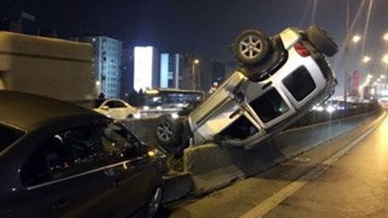 E 5’te kaza yapan lüks cip refüje daldı