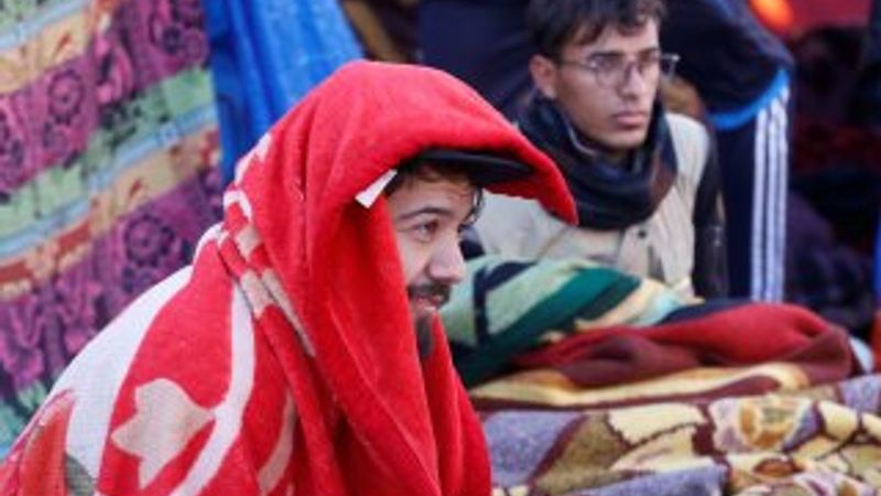 Irak'ta göstericilerin gecesi gündüzüne karıştı