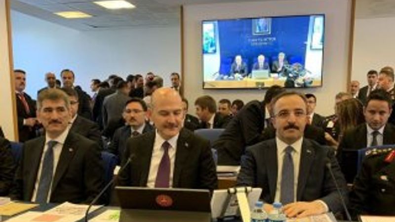 Süleyman Soylu, HDP'lilerin elini sıkmadı