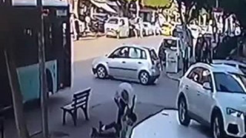 Antalya'da otobüs şoförü bir çocuğu darbetti