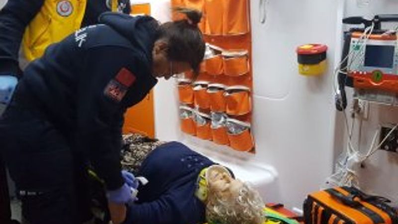 Huzurevinden kaçmak isteyen yaşlı kadın yaralandı
