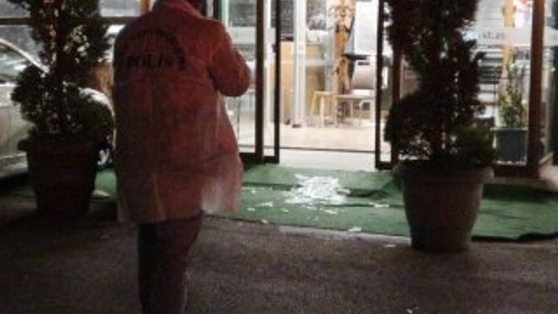 Restoran çalışanı, iş arkadaşlarını bıçakladı