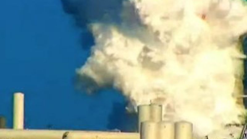 SpaceX'in Starship test roketi patladı