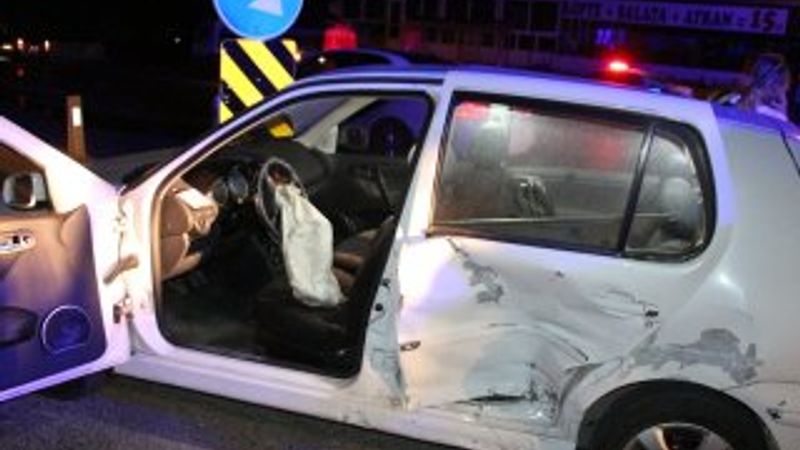 Manisa'da trafik kazasında 2'si ağır 4 kişi yaralandı