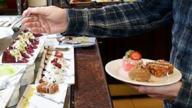 Turistler 9 ayda 5.1 milyar dolarlık yemek yedi