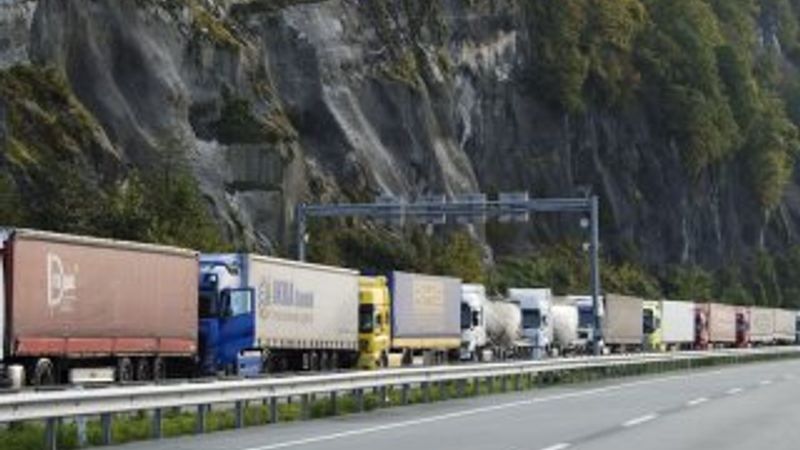 Sarp Sınır Kapısı’nda Noel kuyruğu