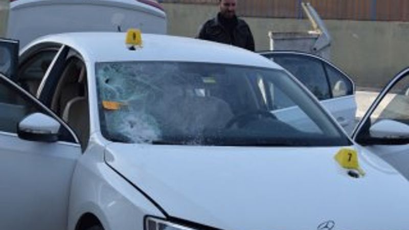 Kızına platonik aşk besleyen öğretmene kurşun yağdırdı