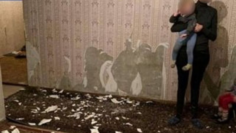 Açlıktan kağıt yiyen kardeşler kurtarıldı