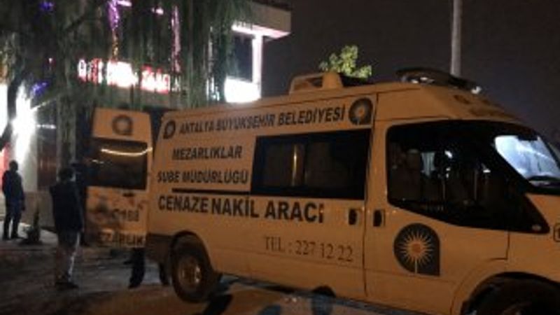 Antalya'da eğlence mekanında biri vurularak öldürüldü