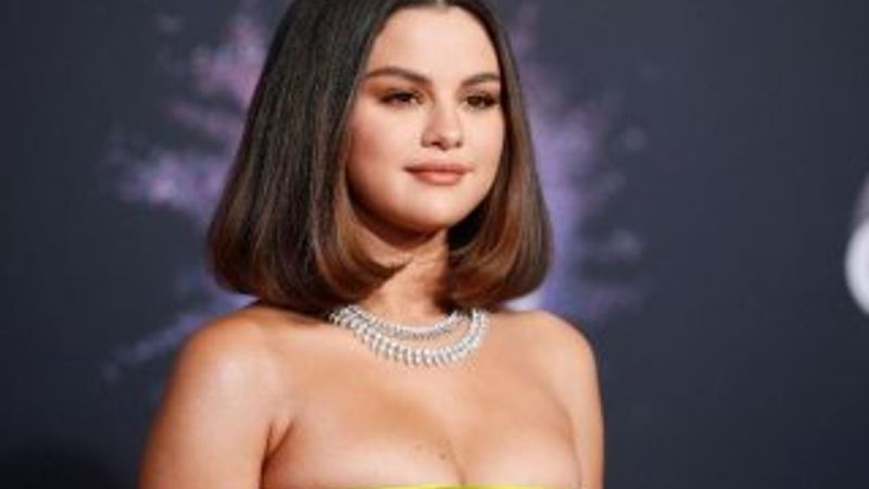 Selena Gomez sahnelere geri döndü