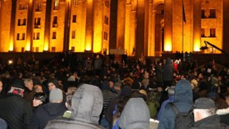 Gürcistan'da protestolar yeniden alevlendi