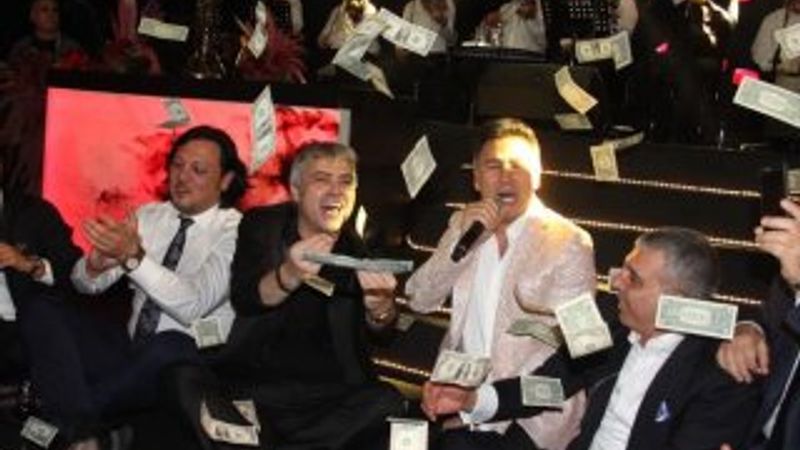 Cengiz Kurtoğlu ve İzzet Yıldızhan düğünde