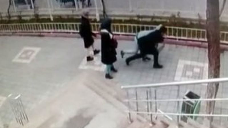 Şantajla para almaya çalışan şüpheli suçüstü yakalandı