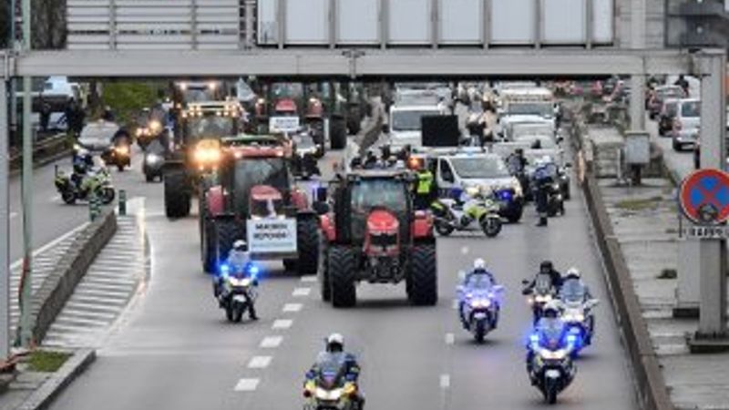 Fransa'da çiftçiler tarım politikasını protesto etti