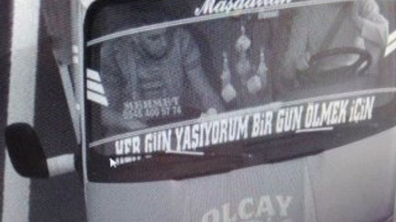 Yayaya çarptı, aracındaki hasarı kontrol edip kaçtı