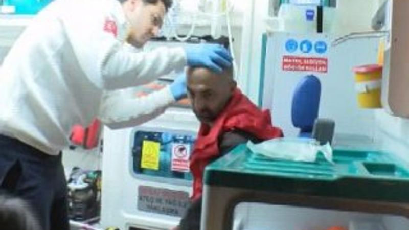 Alkol alan iki kişi, silah kabzasıyla darbedildi