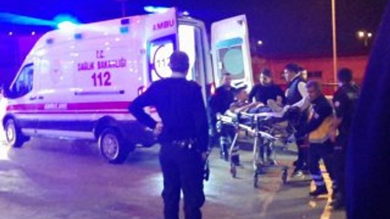 Çorum'da bıçaklı kavgada 2'si ağır 3 kişi yaralandı