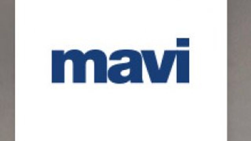 Mavi, başörtülü eleman konusunu reklamlarla kapattı