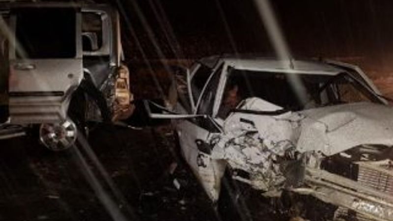 Niğde'de kar yağışı sebebiyle üç araç birbirine çarptı