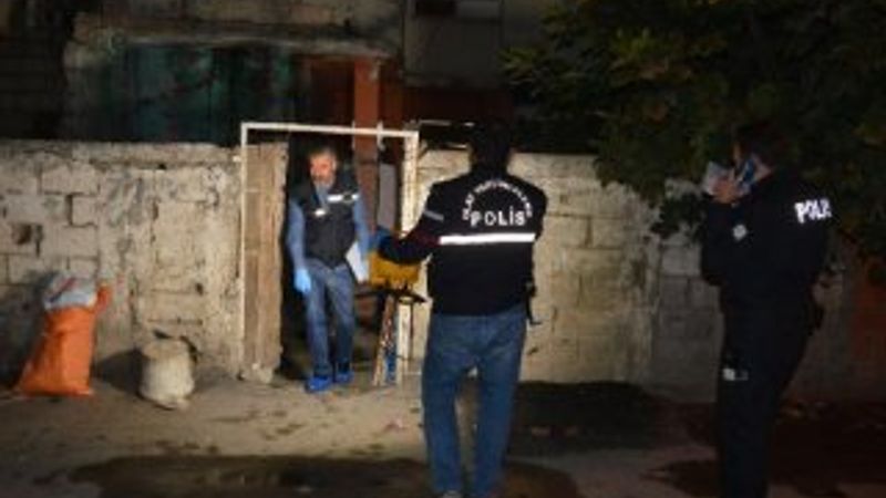 Adana'da bir kişi eski sevgilisini öldürüp intihar etti