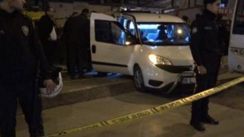 Bursa'da kavgayı ayırmaya giden polis başından vuruldu