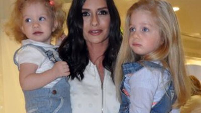 Yasemin Özilhan kızlarını anlattı
