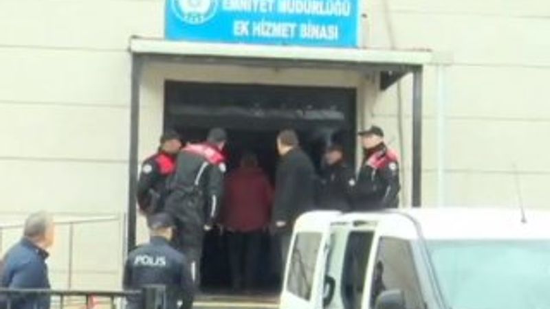 Ceren Özdemir'in katiline çelik yelek giydirildi