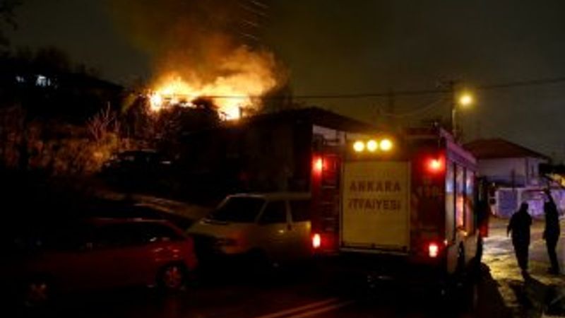 Ankara'da 3 ev kundaklandı