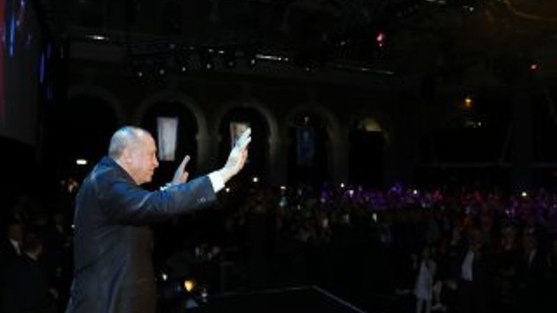 Cumhurbaşkanı Erdoğan, Londra'da Türk vatandaşlarıyla buluştu